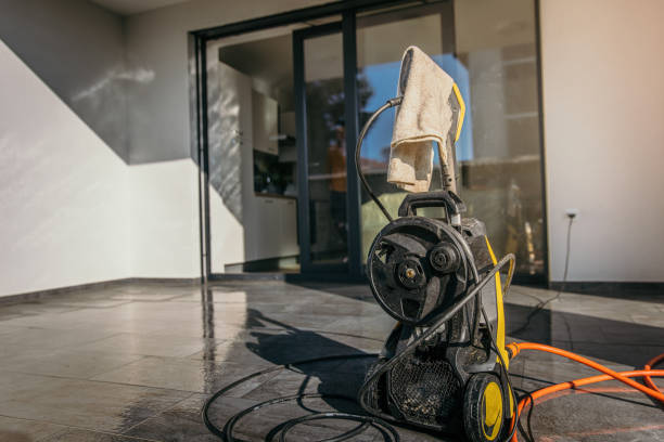 Animal Enclosure Cleaning in Gladewater, TX